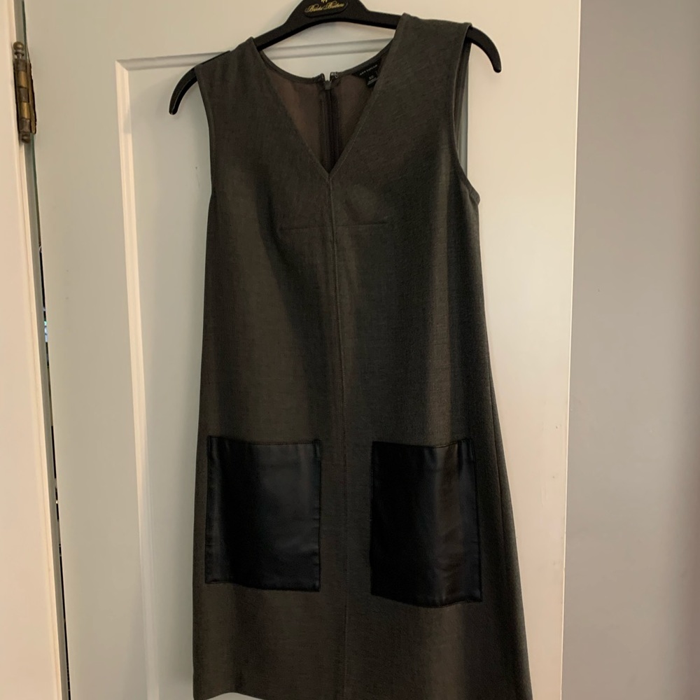 Ann Taylor v neck shift dress